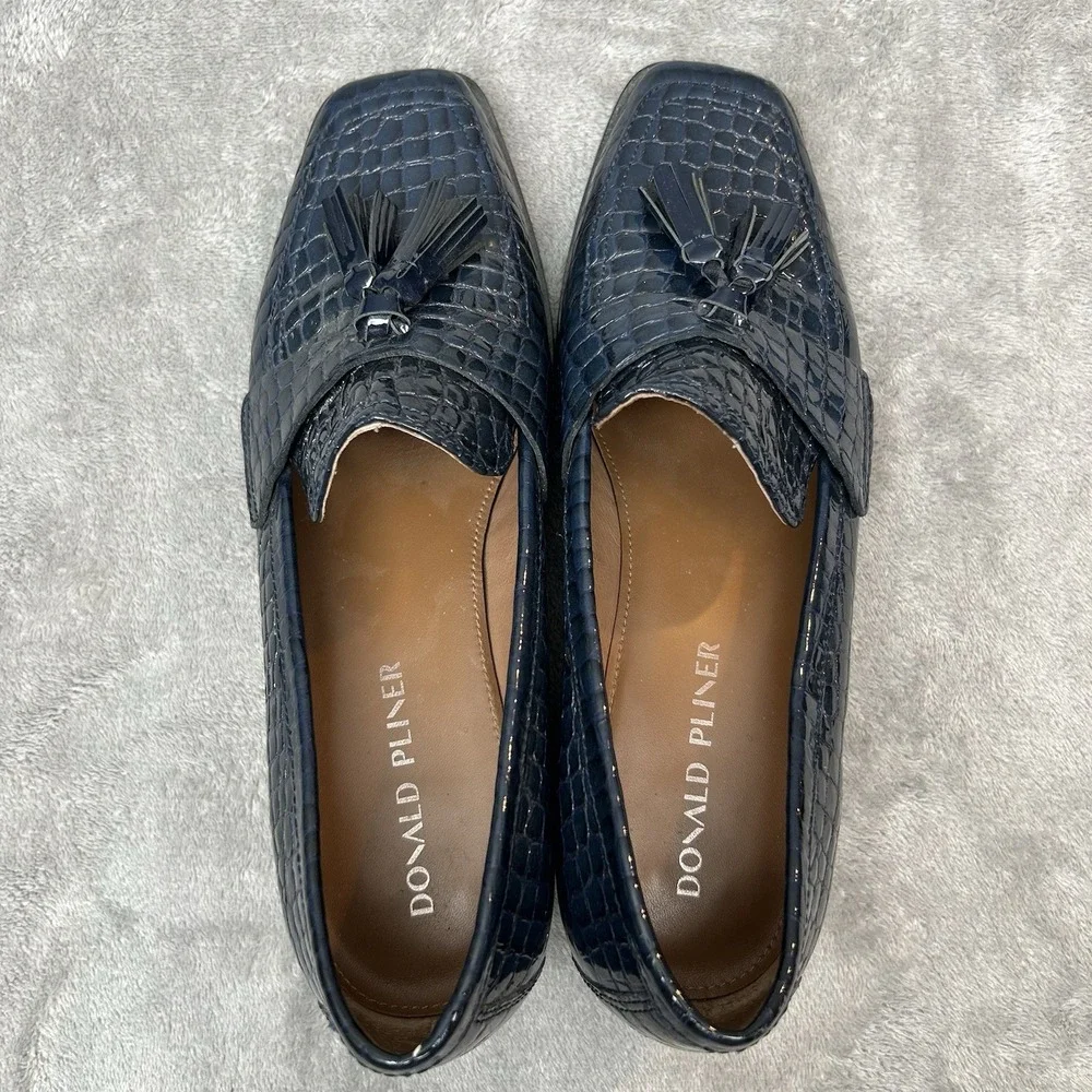 Donald Pliner Avi Croc Embossed Patent Leather Navy Tasseled Shoes Women's 9M